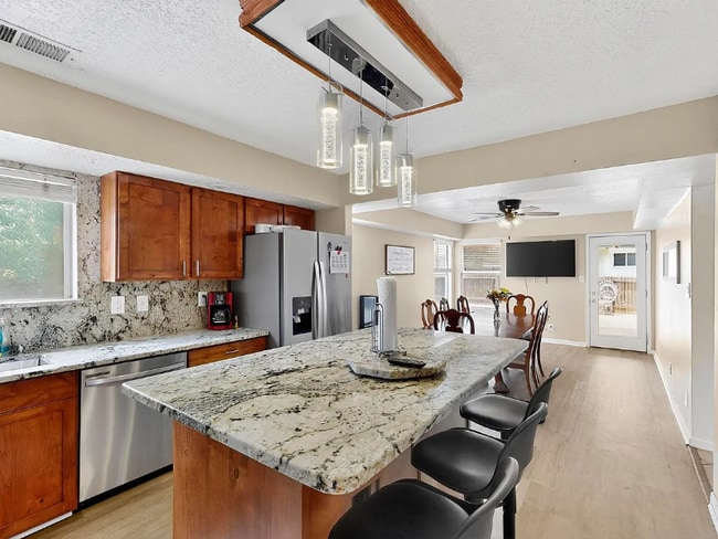 Building Photo - 105 Prestige Way NE