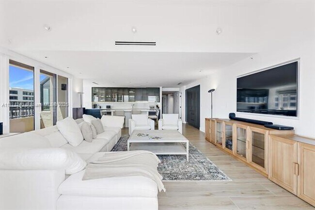 Photo - 251 Crandon Blvd Apartment