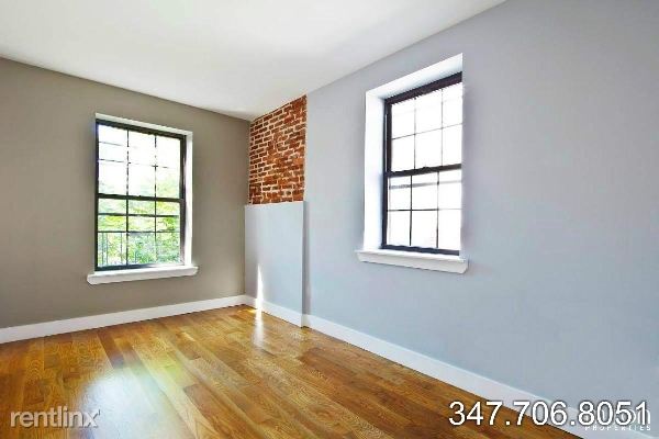 Building Photo - 548 Bainbridge St