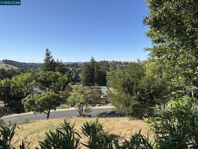 Building Photo - 1168 Alta Mesa