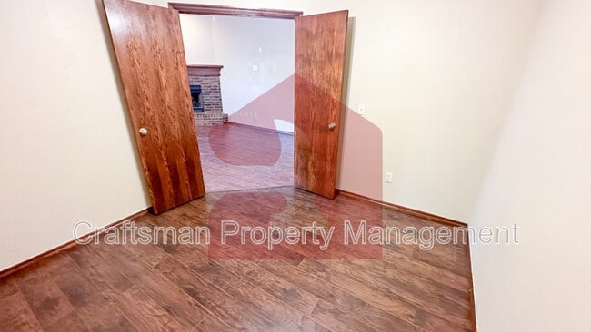 Foto del edificio - 1704 January Pl