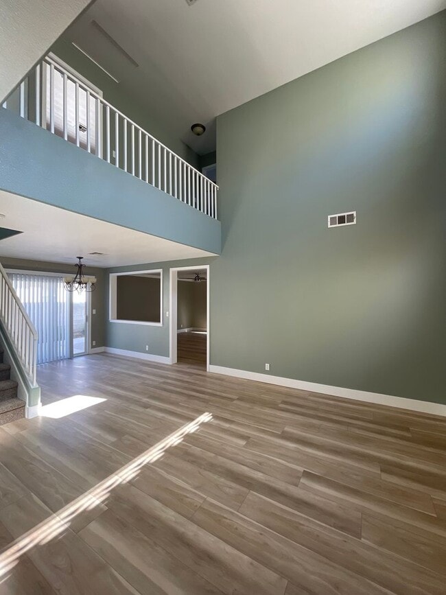 Foto del edificio - 5848 Red Dawn St