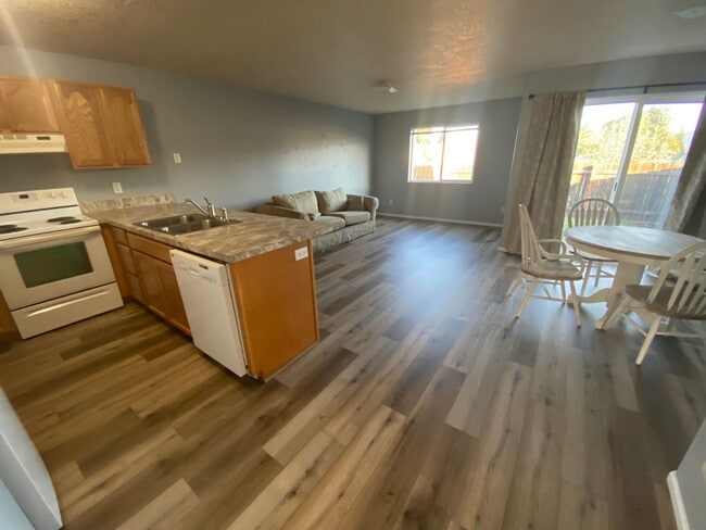 Photo - 758 N cloverleaf loop Apartment
