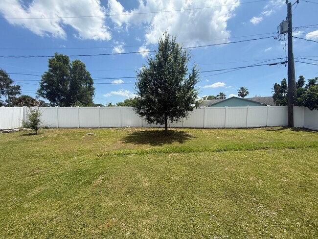 Foto del edificio - 2225 SE Merrill Rd