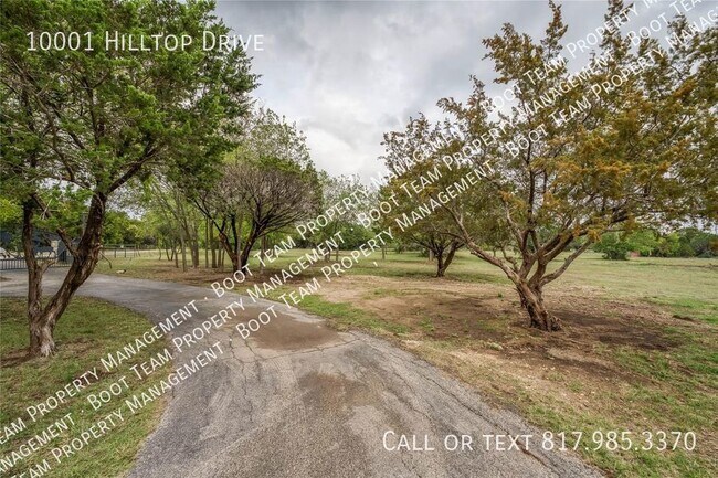 Foto del edificio - Gated Entry 5 bedroom, 3.5 Bath Home on 16...