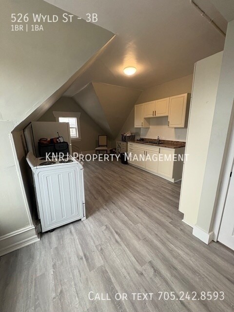 Photo du bâtiment - One Bedroom Apartment