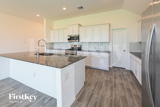 Foto del edificio - 14907 Lake Shore Ave