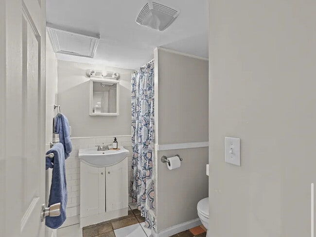 Building Photo - 67 Armington St