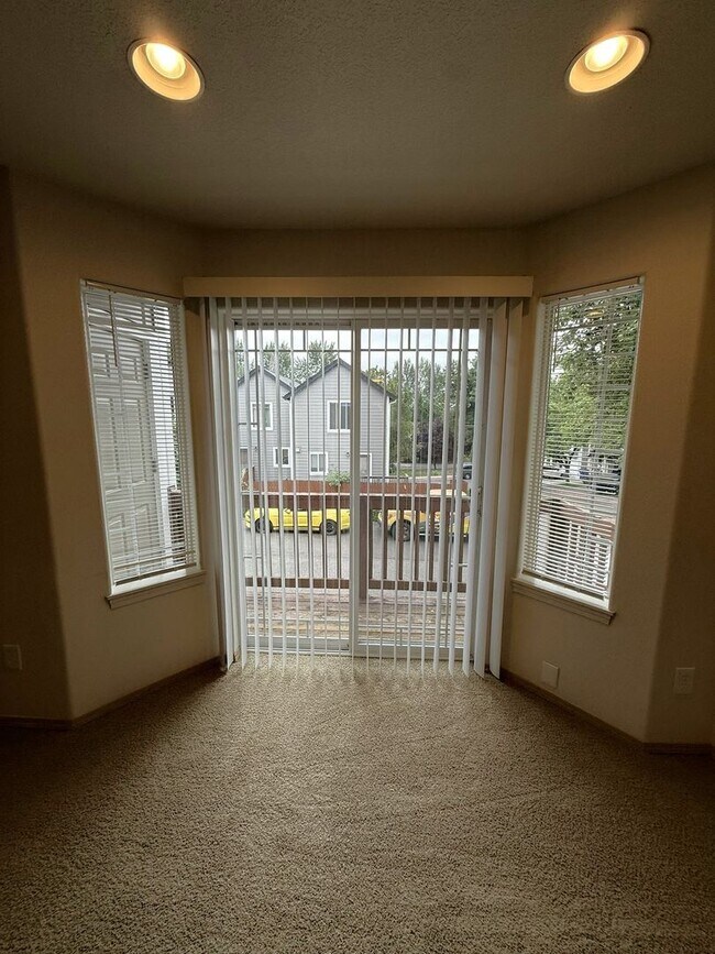Foto del edificio - 4466 NE Nicholson Loop
