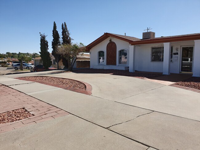 Foto del edificio - 7616 Springwood Dr