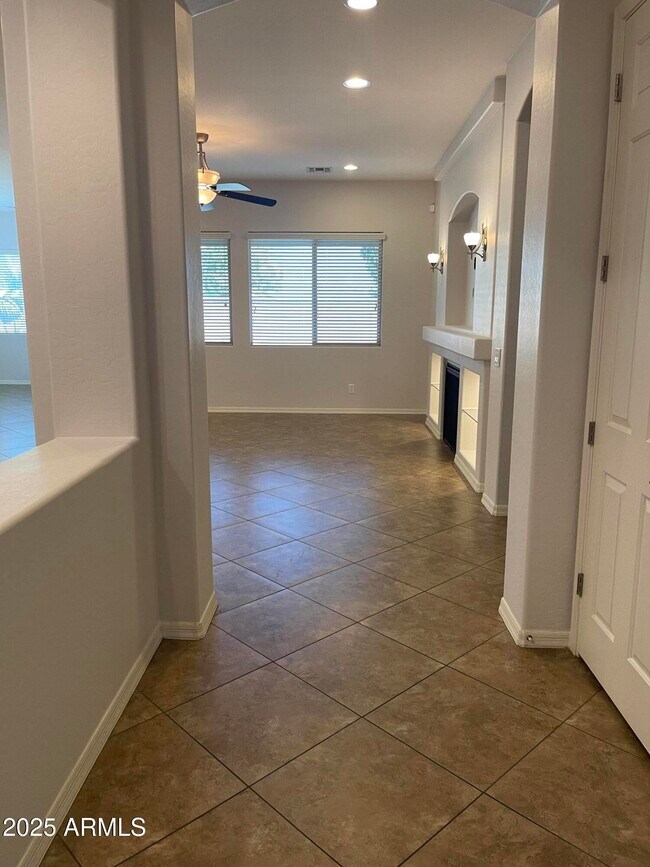 Foto del edificio - 5659 S Parkcrest St
