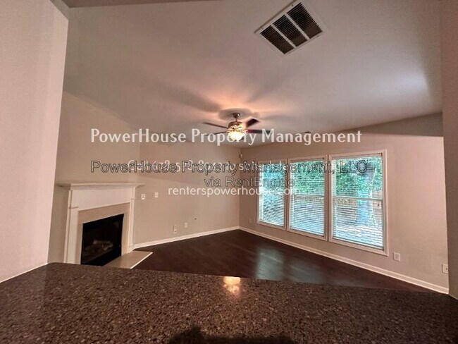 Foto del edificio - 5530 Crestwick Wy