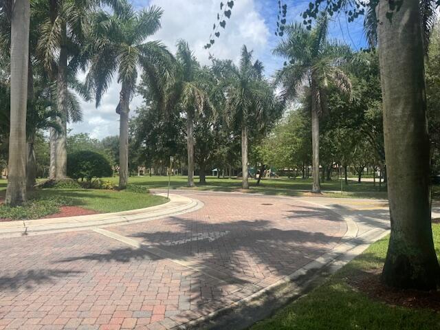 Foto del edificio - 1551 Fenton Dr