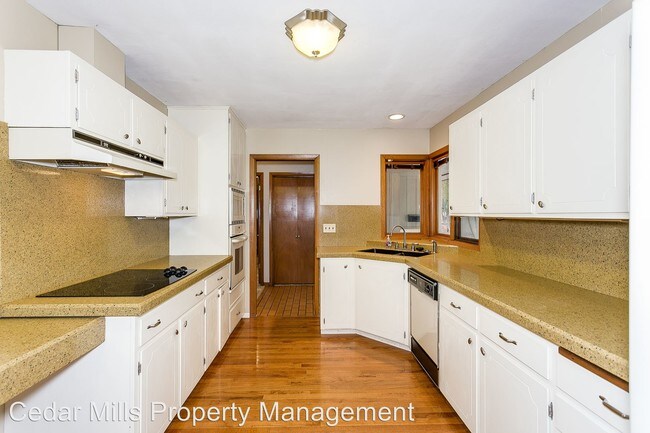 Building Photo - 7316 E Plaza Ln