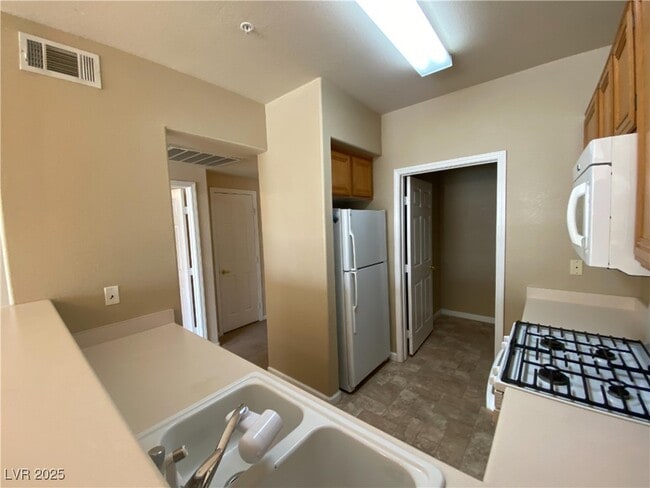 Building Photo - 7111 S Durango Dr