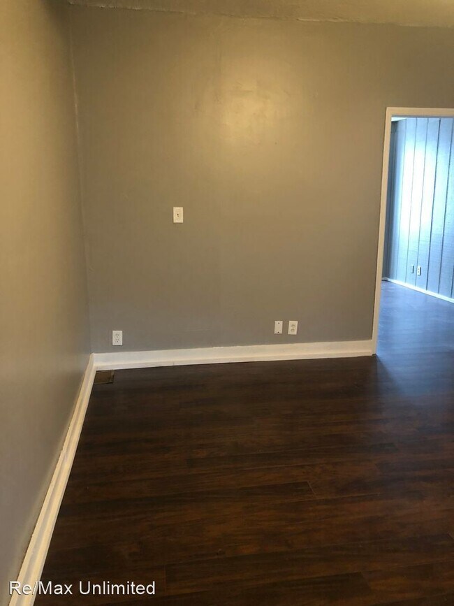 Foto del edificio - 2 br, 1 bath House - 104 3rd Ave