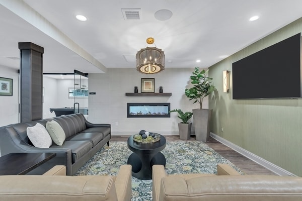 Building Photo - The Glen at Lafayette Hill