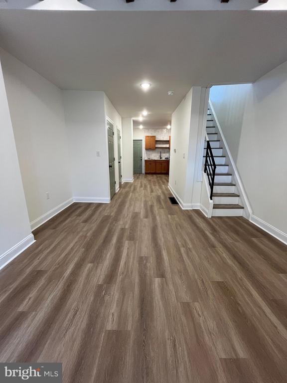 Foto principal - 533 S Salford St