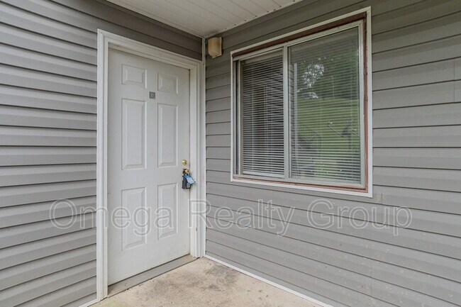 Building Photo - 1604 14th Ave E