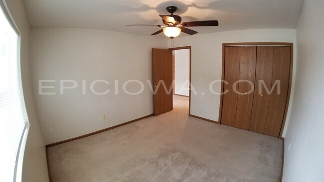 Building Photo - 6430 Creekside Dr NE