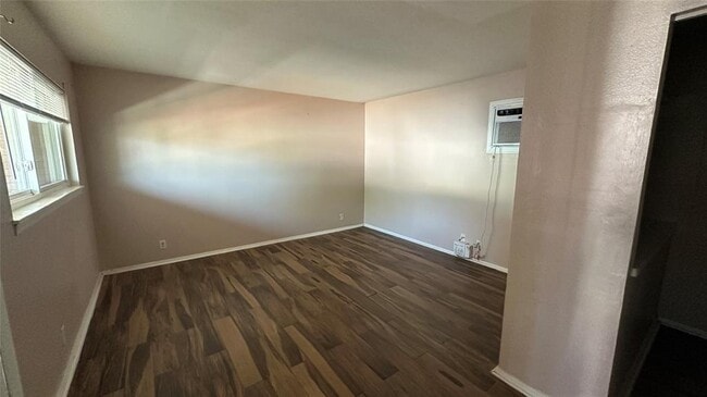 Building Photo - 811 Colquitt St