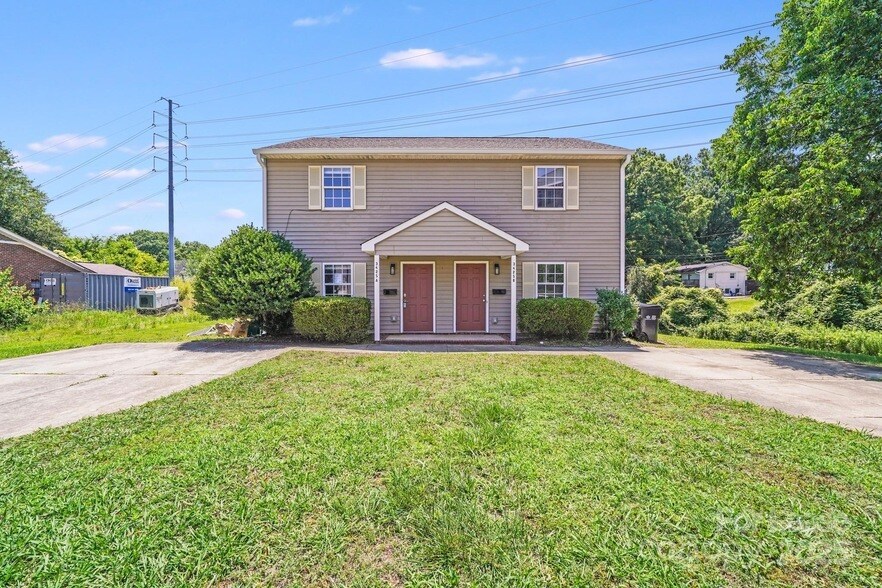 Foto principal - 3425 Anson St