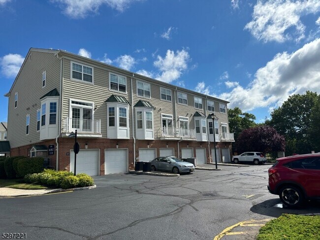 Building Photo - 206 Olivio Dr