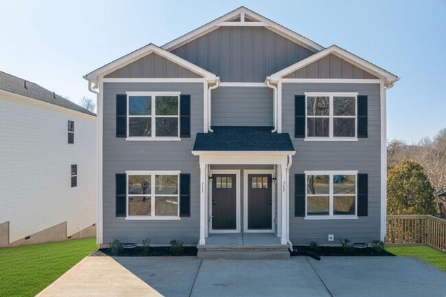 Building Photo - Newly-Built Pet-Friendly Home in Hickory!