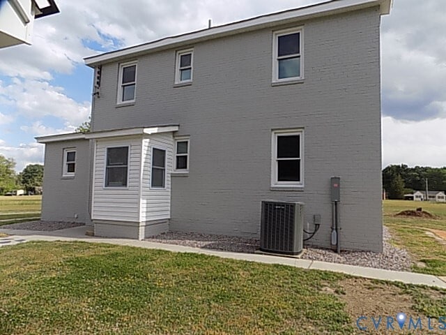 Building Photo - 5300 River Rd
