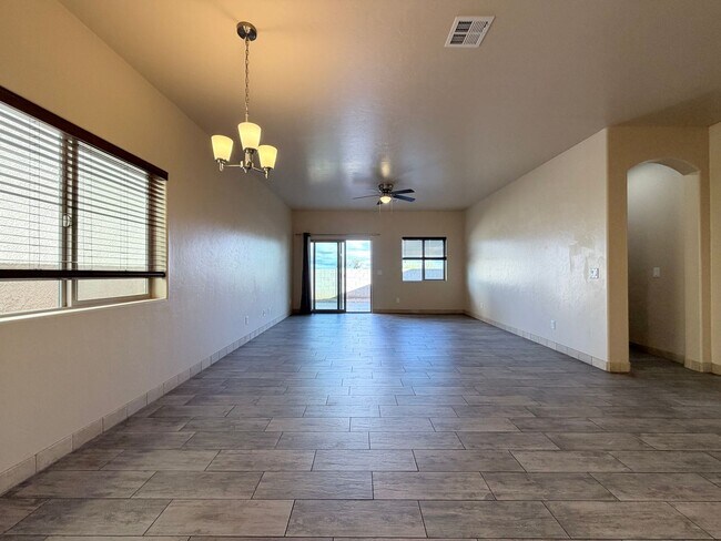 Foto del edificio - 2BR/2BA/2GA, 1409 sq.ft. rental in Sierra Vista, AZ
