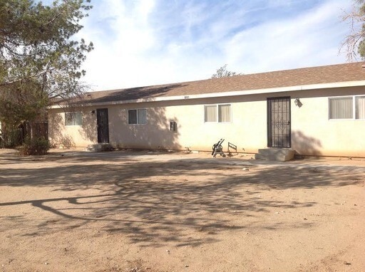Primary Photo - 15250 Sequoia St
