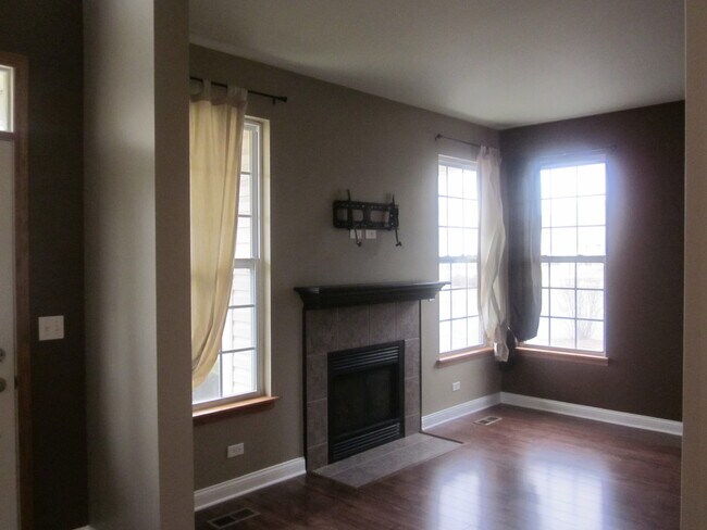 Building Photo - 206 W Park Ave