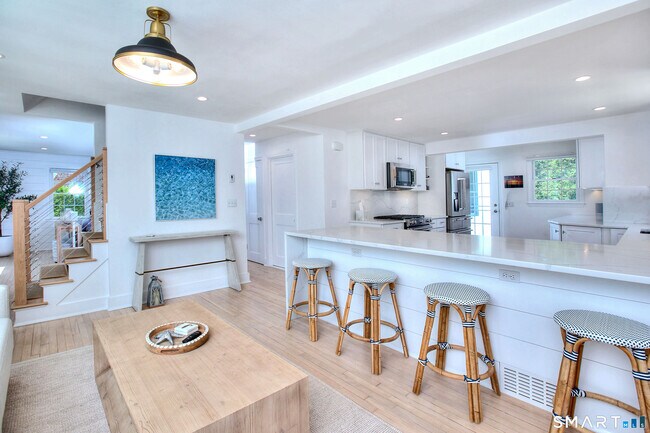 Foto del edificio - 537 Penfield Rd