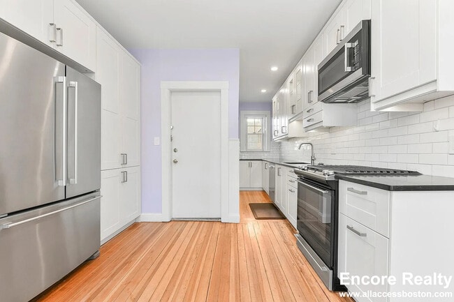 Building Photo - 87 Browne St