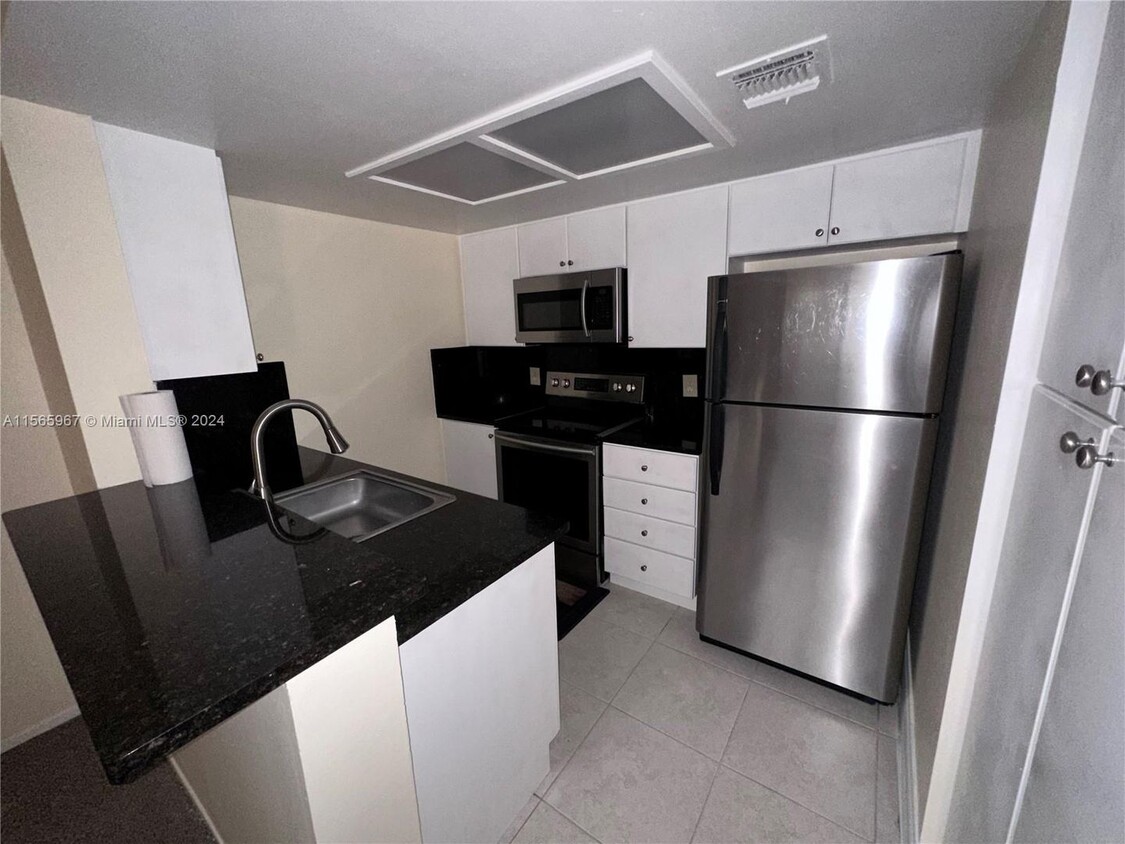 Primary Photo - 3226 Coral Lake Lane 3226, Coral Springs, ...