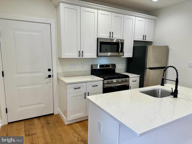 Building Photo - 2009 N Reese St