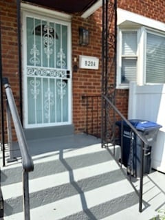 Building Photo - 820 Xenia St SE