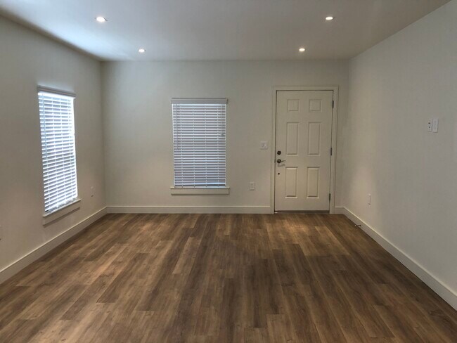 Living Room - 24953 Walnut St