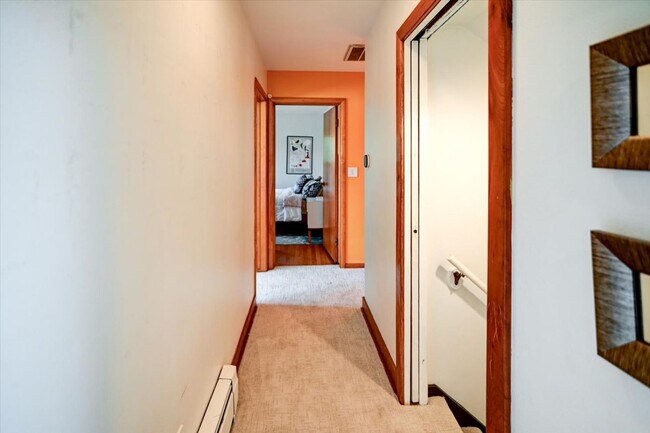 Building Photo - Mid Century Modern 3 bedroom- Hill Farms with pool