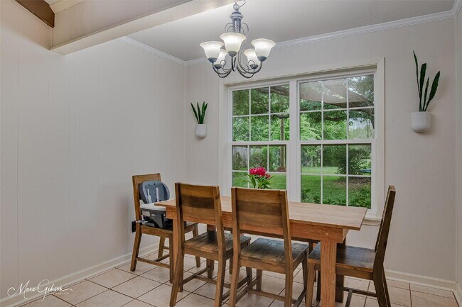 Building Photo - 7440 Camelback Dr