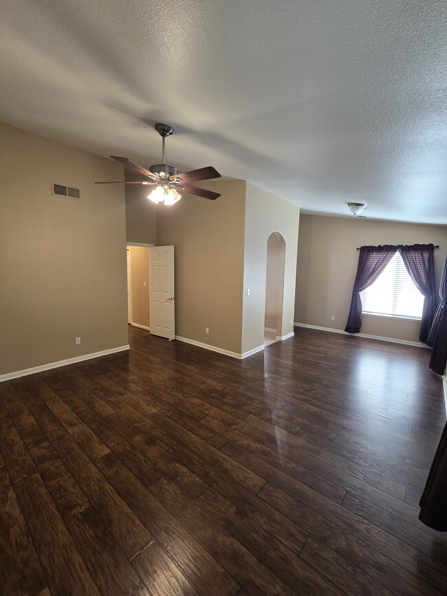 Building Photo - 3017 Desert Ranch Way