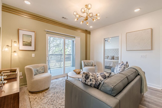 Building Photo - 525 Parkway Dr NE