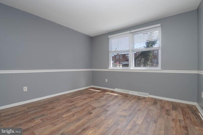 Foto del edificio - 4409 Falls Bridge Dr