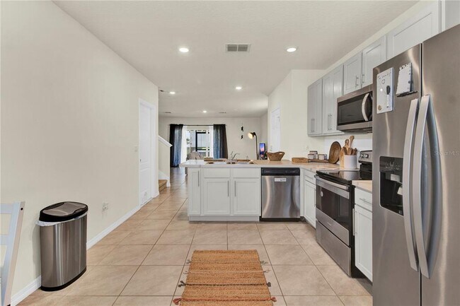 Building Photo - 9042 Pinales Wy