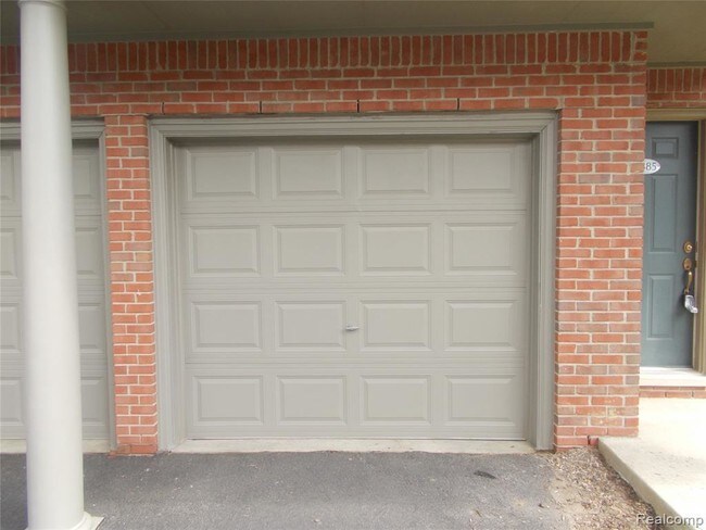 Building Photo - 28385 Carlton Way Dr