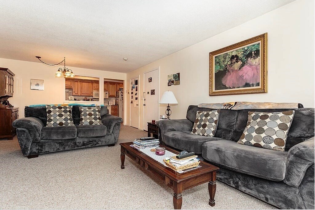 5 Hallmark Gdns Unit 00, Burlington, MA 01803 Condo for Rent in