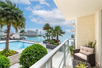 Building Photo - 1155 Brickell Bay Dr