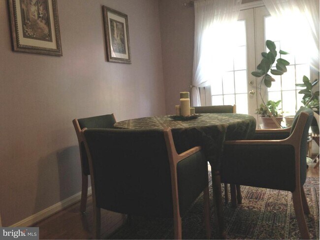 Foto del edificio - 7940 Gunston Woods Pl