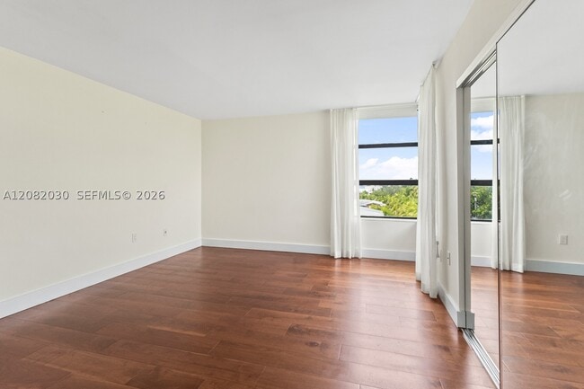 Building Photo - 150 Sunrise Dr
