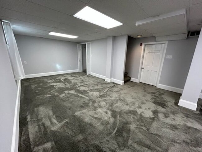 Building Photo - 45 Reel St